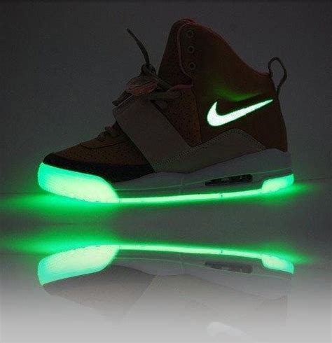 nike glow in the dark nederland|best glow in the dark sneakers.